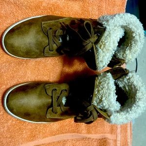 Bullboxer B-52 boots with fur and zipper men’s size 11M.